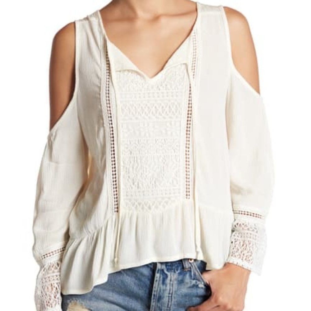 {Melrose and Market} Crochet Cold Shoulder Top